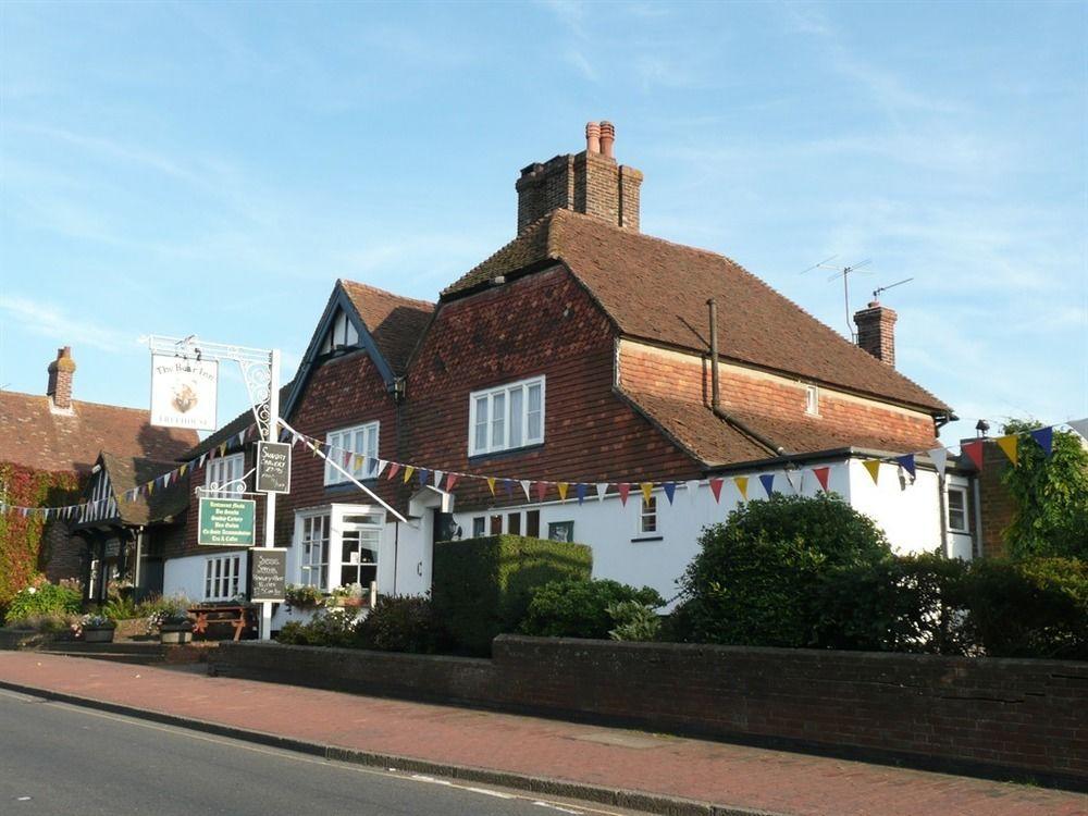 The Bear Inn And Burwash Motel Екстериор снимка