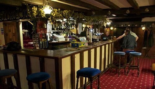 The Bear Inn And Burwash Motel Екстериор снимка